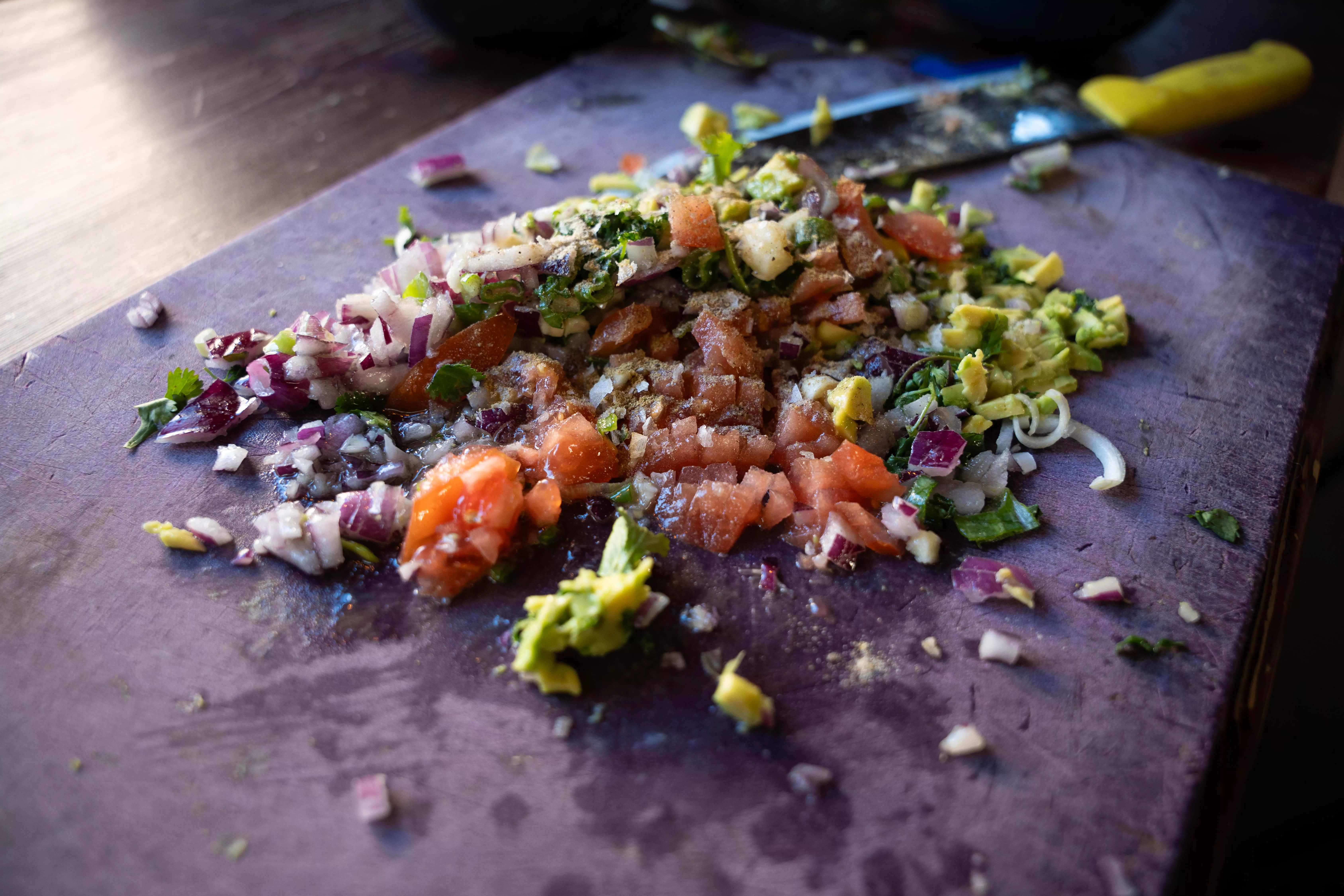 Making guacamole with Cuneyt Ozborme (Red) and Yavuz Ozborme (Black), Buffalo American Grill & TexMex, May 21st 202