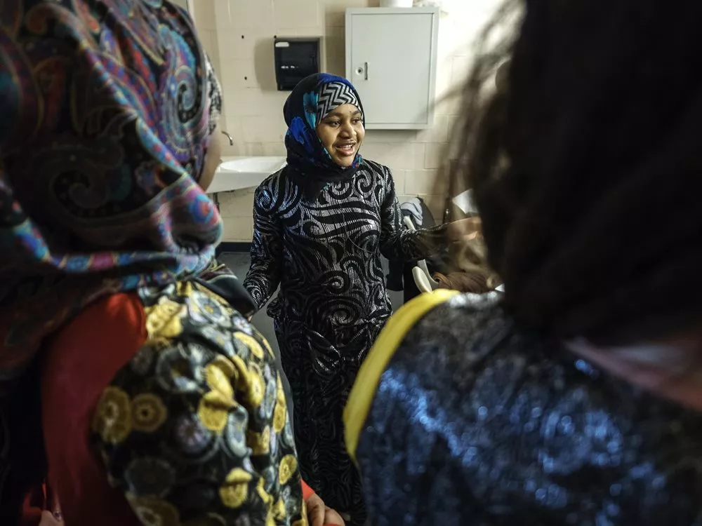 <p>The self-proclaimed &ldquo;Islamanista&rdquo; coaches before the show.</p>
