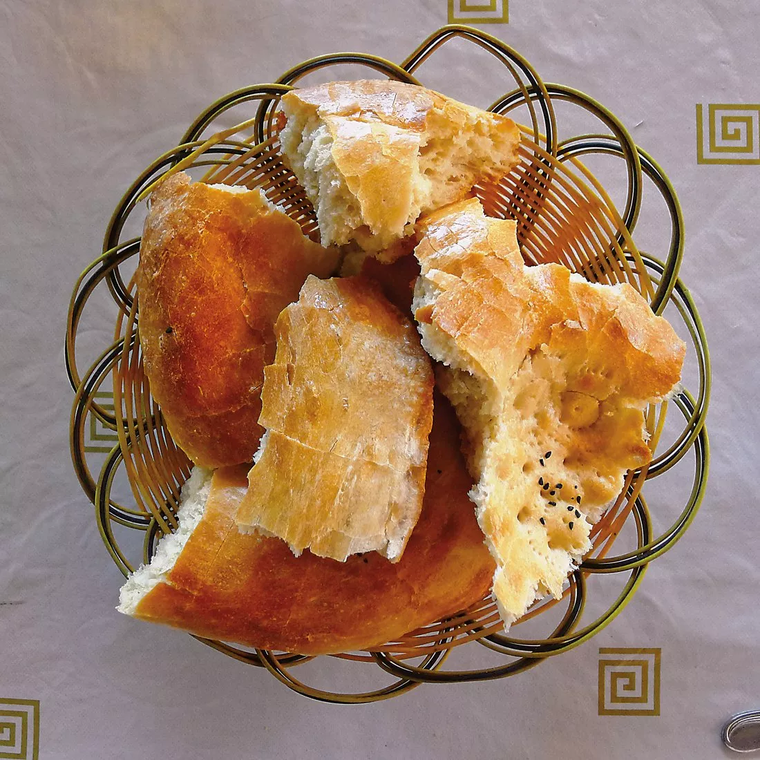 <p>Throughout Uzbekistan, non is never cut with a knife: It is torn by hand, lending a special meaning to the ancient tradition of &ldquo;breaking bread&rdquo; with family, neighbors or strangers.&nbsp;</p>
