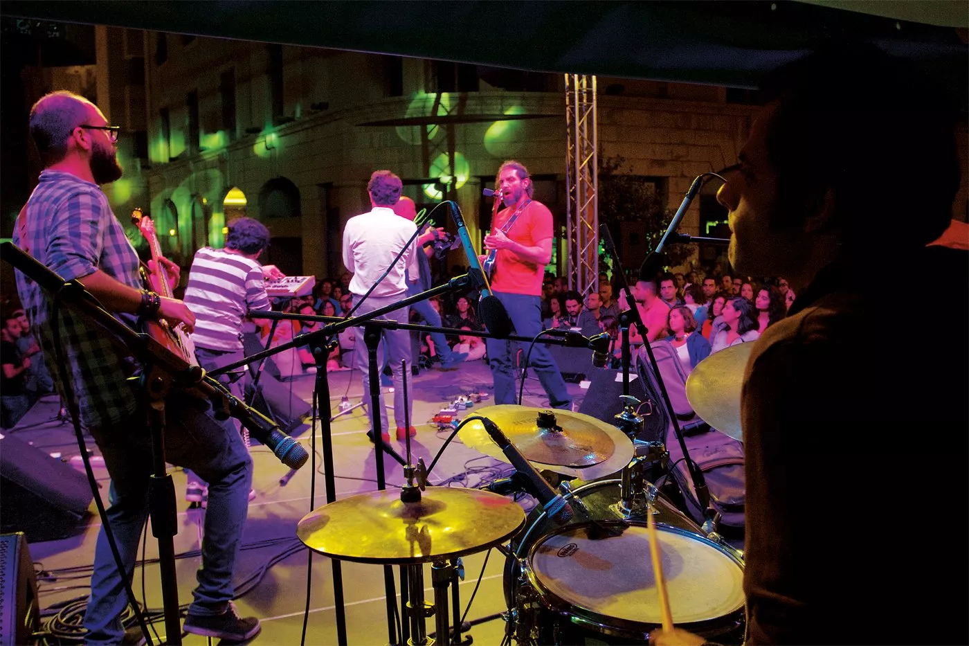 <p>Jamming, collaborating and mixing it up Beirut-style, Raed El-Khazen, center in red shirt on guitar, producer of Hello Psychaleppo and Mashrou&rsquo; Leila, is backed by Tanjaret Daghet's Omran at far left and drummer Shukri while Khuluki plays keyboards. All joined Walid Sadek (white shirt) on trumpet at the Beirut Jazz Festival on May 1.</p>
