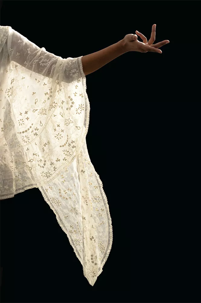 <p>In 1828, this casual-wear stole was woven of finest Bengal cotton and exported to Dresden, Germany, where it was embroidered in motifs to suit the European market.</p>

