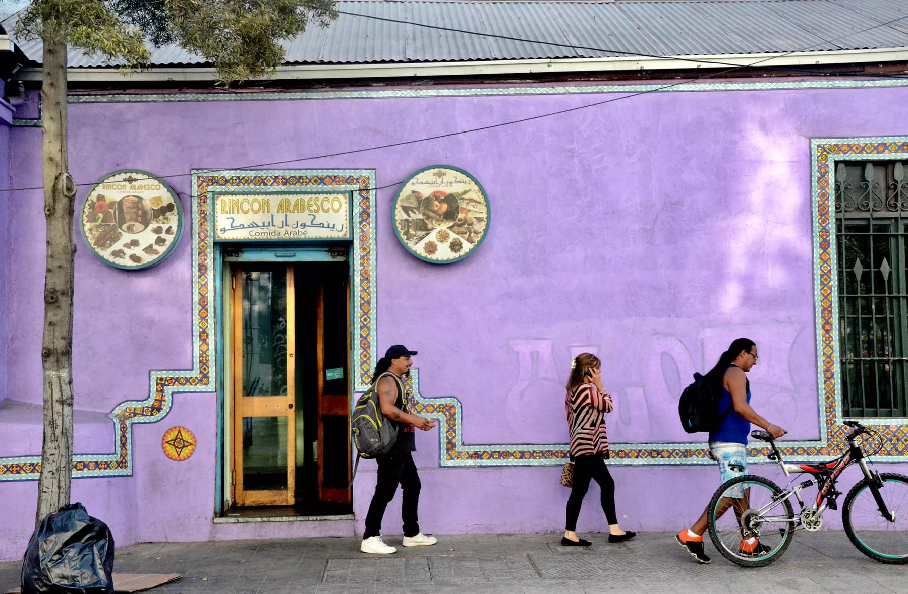 In Santiago's barrio Bellavista,&nbsp;the restaurant Rincon Arabesco (Arab Corner) signals the neighborhood&rsquo;s Arab character.
