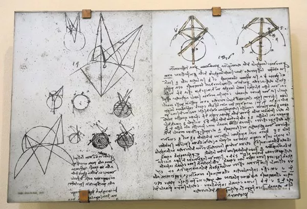 Leonardo da Vinci addressed &ldquo;the problem of Alhazen&rdquo; (as Ibn al-Haytham was known in the West) in the early 16th century in his encyclopedic <i>Codex Atlanticus</i>. The problem posed by Ibn al-Haytham concerned calculating the angle at which a ray of light is reflected by a concave mirror.
