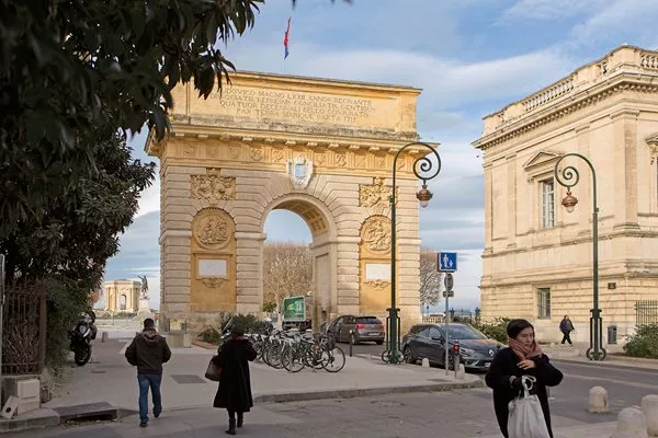 Montpellier&rsquo;s Arc de Triomphe, built in the late 17th century, stands at one edge of the city&rsquo;s old core, named l&rsquo;Écusson for its shape like a medieval heraldic shield, or escutcheon.