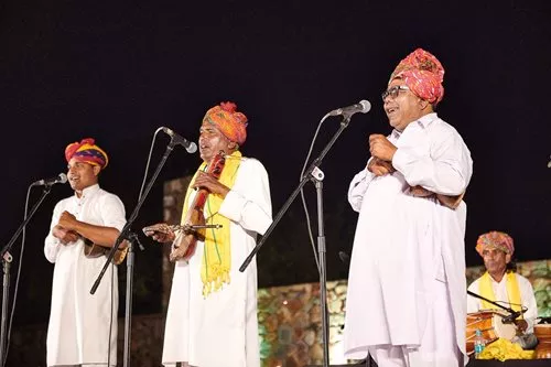 Rajastan’s Jumme Khan and Group performed traditional folk and poetry, featuring the sounds of the harmonium, chimta, dholak and the single-stringed bhapang. 