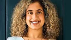 Zaynah Din is an award-winning digital marketer, content creator and passionate home cook. She started ZaynahsBakes in 2016, and in one year, it transformed from a local cupcake business into an Instagram page with more than 25,000 followers. 