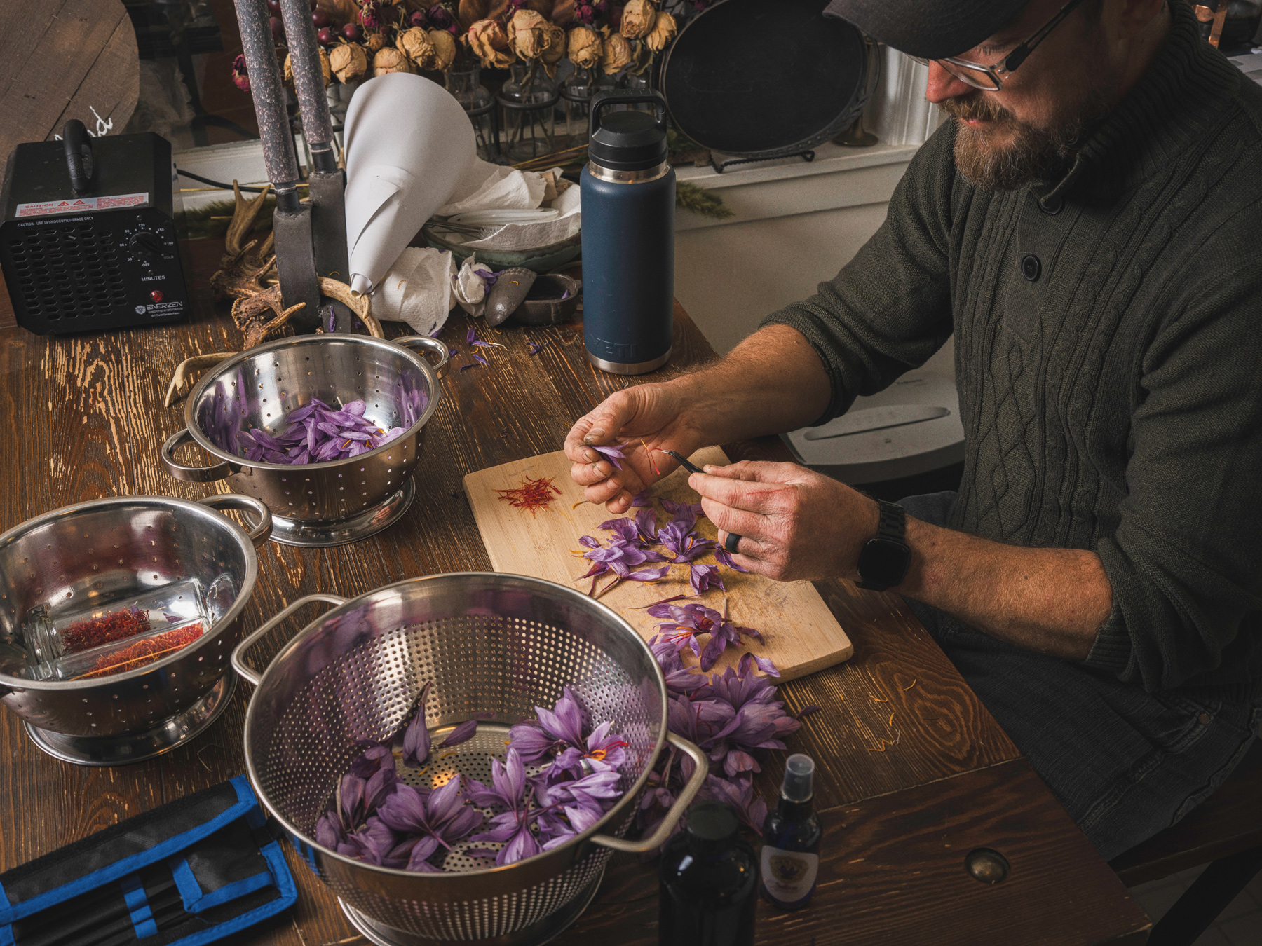  man separates stigmas