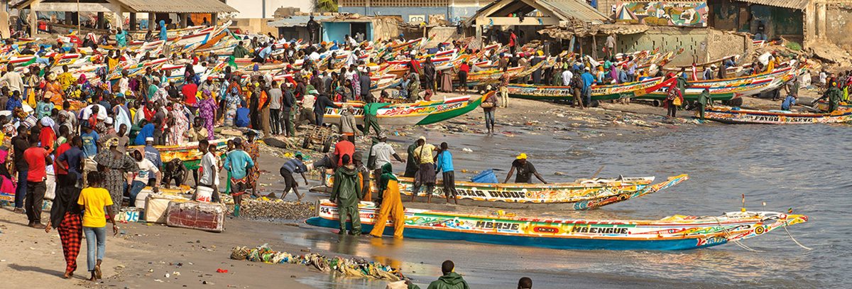 Going Pirogue, the Boats Feeding a Nation - AramcoWorld