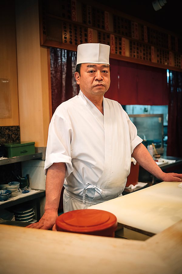 In order to cater to Tokyo’s growing number of Muslim visitors, Toshihiro Maki, head chef at Sushi Ken in the busy Asakusa district, adjusted the restaurant’s ingredients to secure halal certification in 2017.