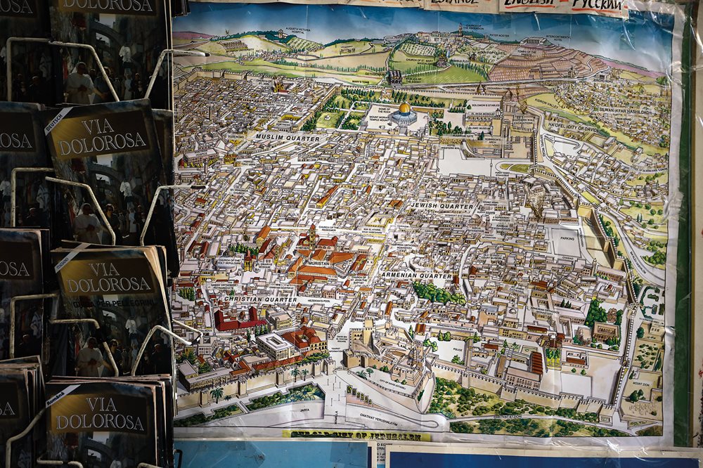 <br>
Following its introduction by Williams in 1849, the idea of “four quarters” took hold in outsiders’ imaginations, and it became a standard feature of maps of the city up to our own time, including this poster-size illustrated map for sale in the city to tourists.