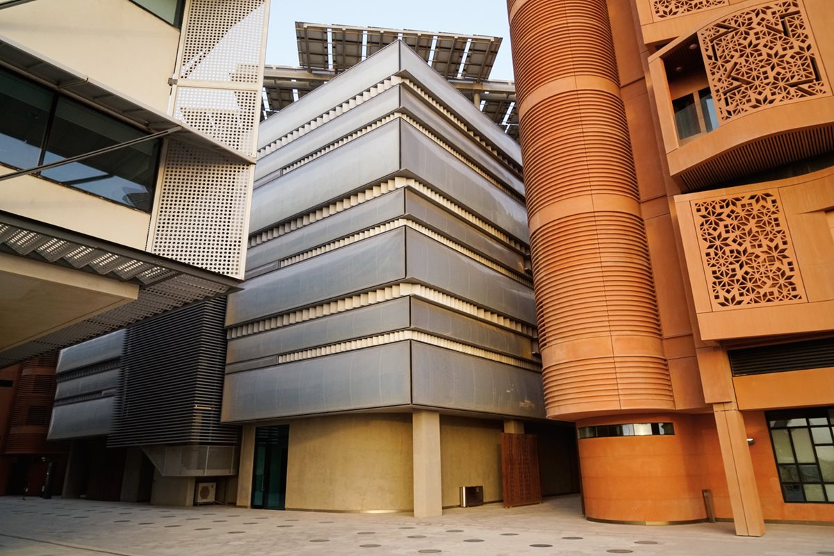 Taking inspiration from traditionally dense Arab world cities, buildings in Masdar are close together to provide shade and channel breezes.&nbsp;