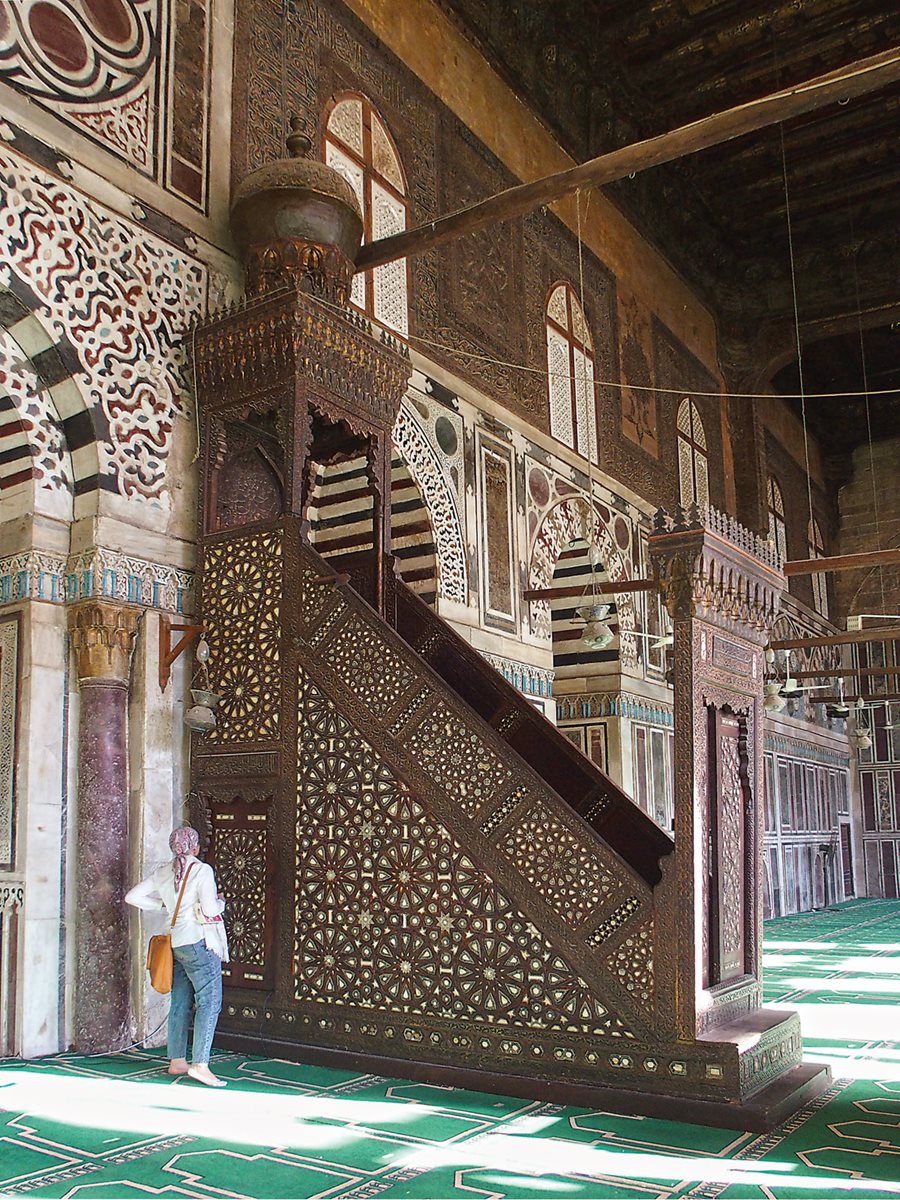Inside the Sultan al-Mu’ayyad Shaykh Complex, the masterpiece minbar, completed in 1417 CE, was partially looted in 2006 and again in 2011, but the pieces were recovered, and the minbar has been restored. 