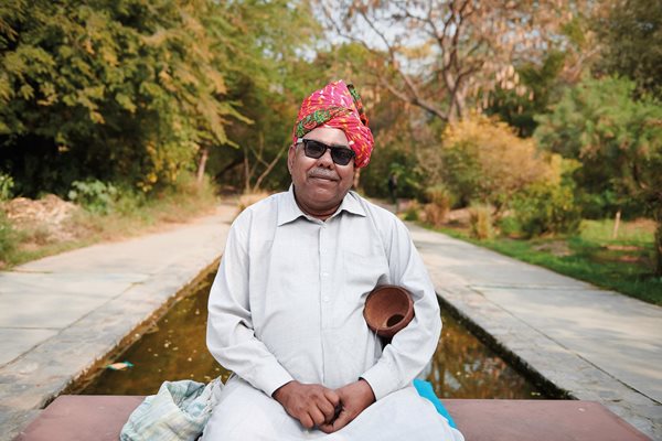 Jumme Khan, a Muslim yogi and storyteller from the Alwar district of eastern Rajasthan, recites and performs folk stories and poetry in hopes of preserving and encouraging audiences to engage with the long-standing oral traditions.