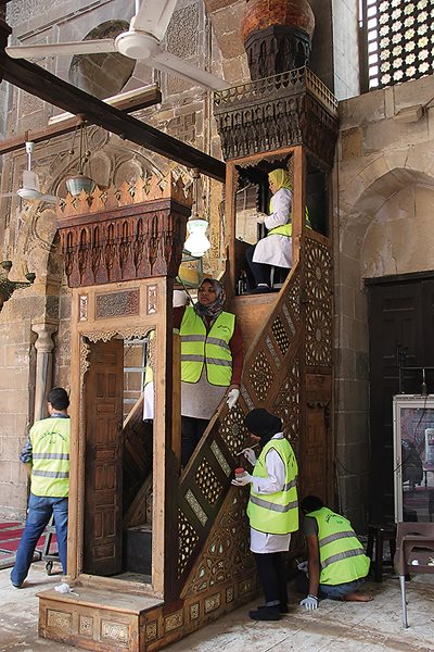 For all of the minbars, conservation involved cleaning, such as that applied to minbar of Qadi Yahya Zayn al-Din. For others it also meant structural repairs.