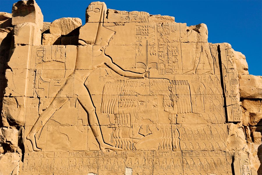 <p>Bereft of resources, it was Arwad’s strategic position along the Levantine coast that made it attractive to the powerful. In Karnak, Egypt, on the seventh pylon at the Temple of Amun-Ra, hieroglyphics from the early 15th century <span class="smallcaps">bce</span> chronicle Pharaoh Thutmose <span class="smallcaps">iii</span>’s victories during his fifth campaign against the northern Syrian city-states, which included the island of Arwad.</p>
